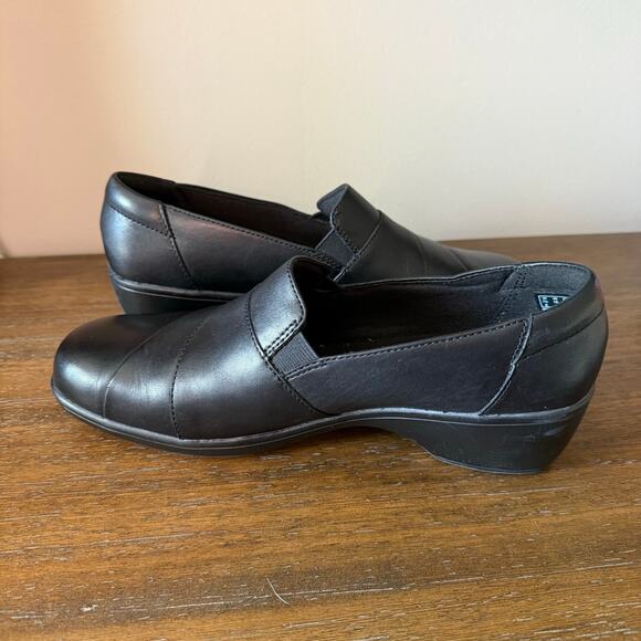 Clarks Woman’s May Marigold Black Leather Slip On Shoes- Size 10W - Picture 6 of 9